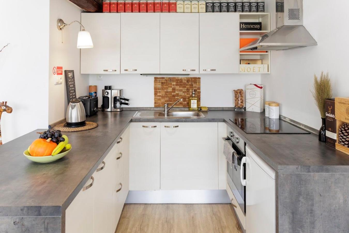 Vip Apartment In Old Town With Free Parking Μπρατισλάβα Εξωτερικό φωτογραφία