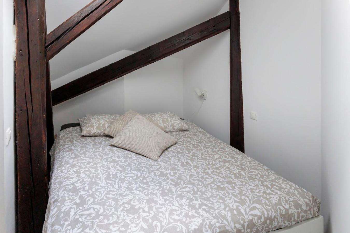 Vip Apartment In Old Town With Free Parking Μπρατισλάβα Εξωτερικό φωτογραφία