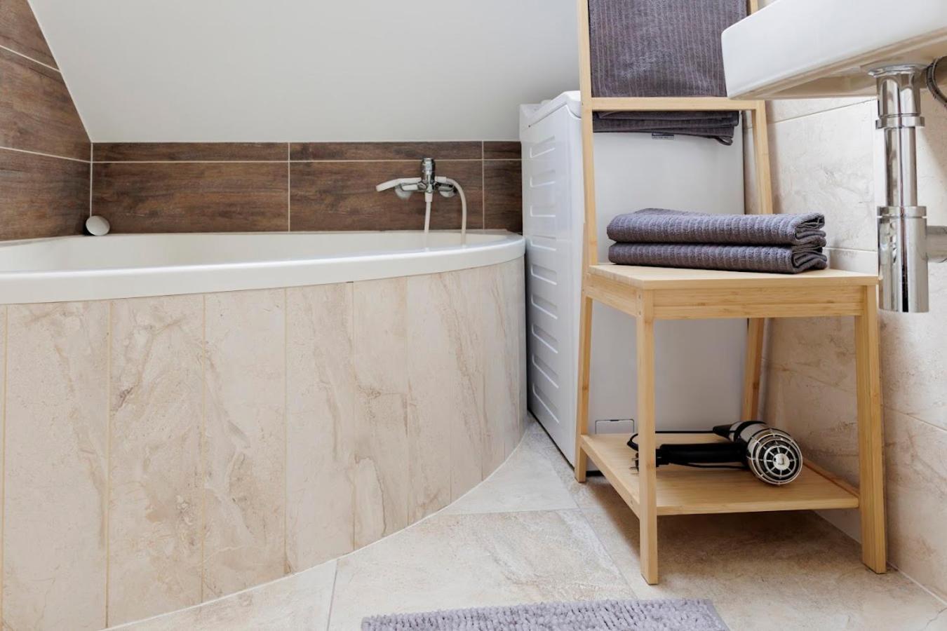 Vip Apartment In Old Town With Free Parking Μπρατισλάβα Εξωτερικό φωτογραφία