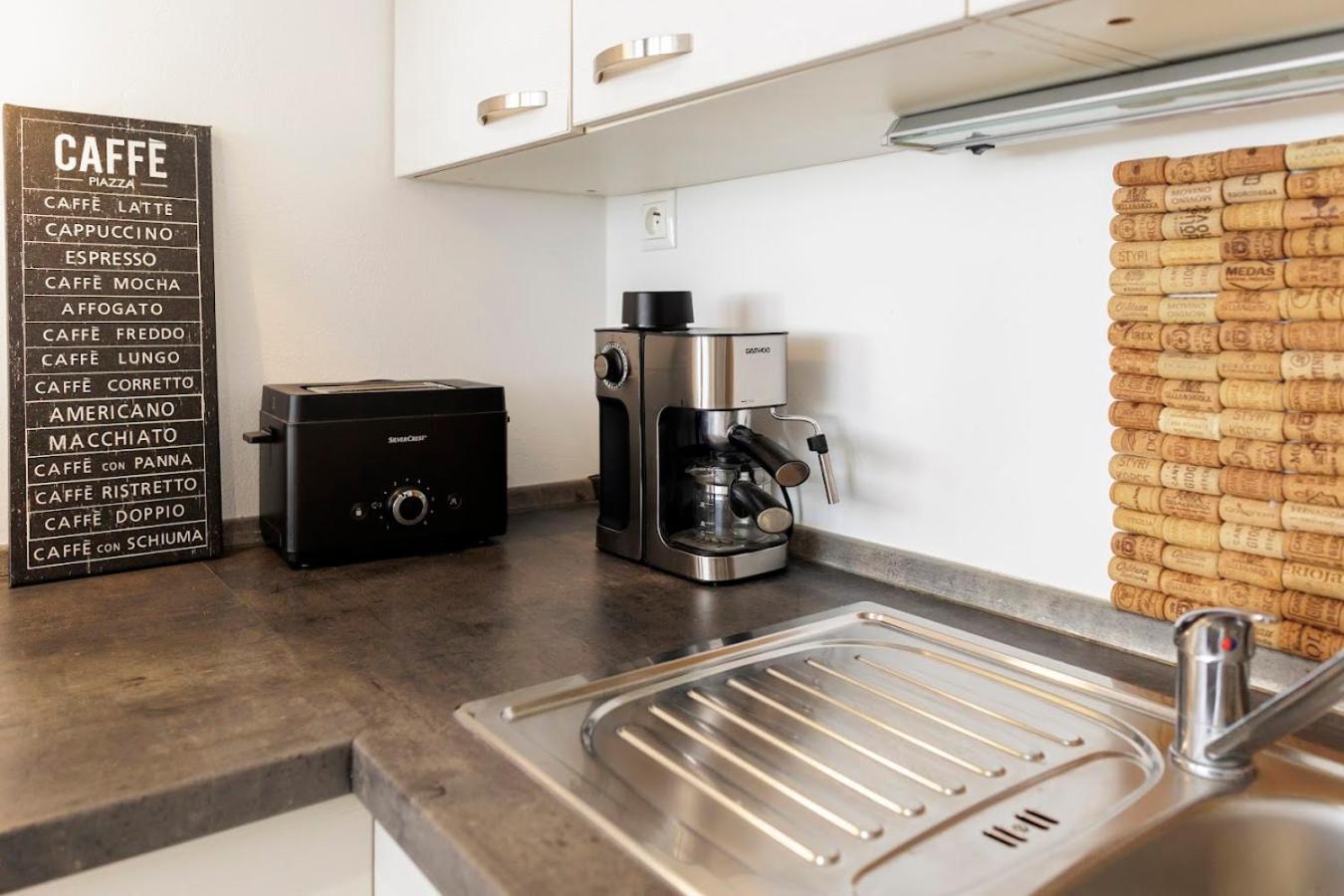 Vip Apartment In Old Town With Free Parking Μπρατισλάβα Εξωτερικό φωτογραφία