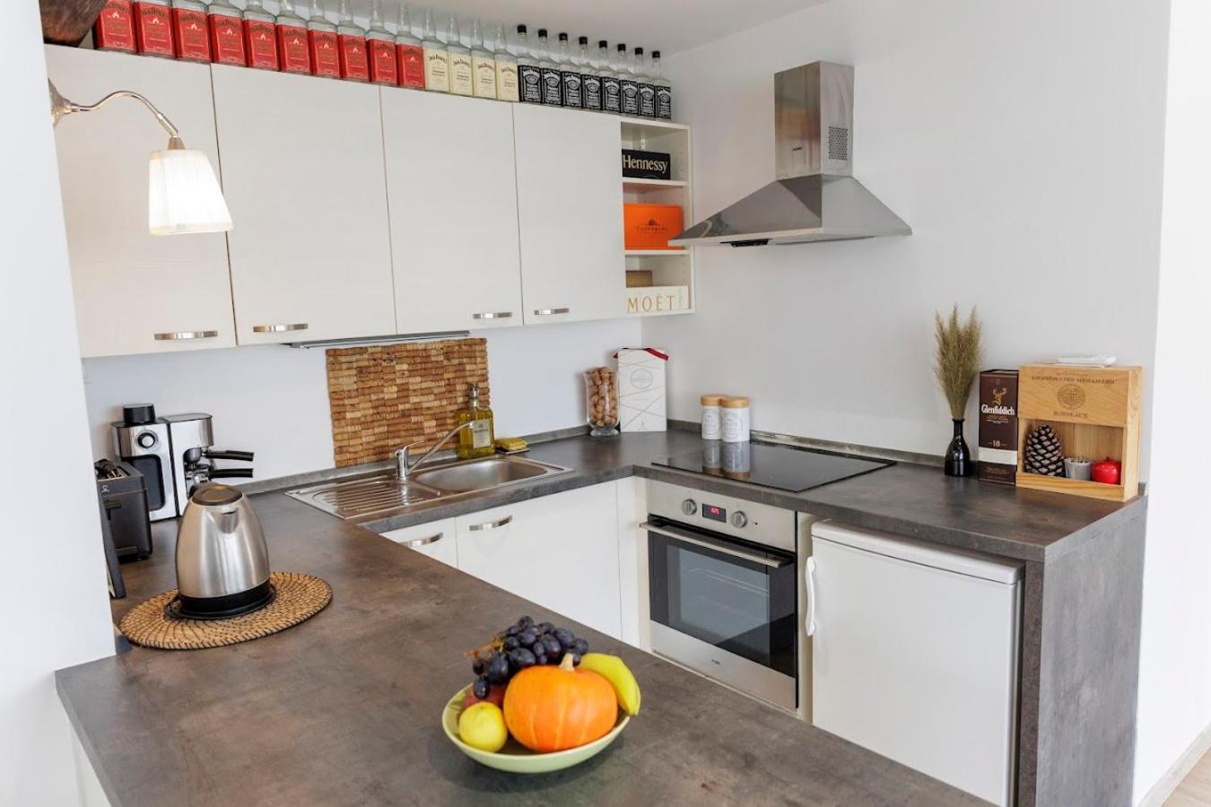 Vip Apartment In Old Town With Free Parking Μπρατισλάβα Εξωτερικό φωτογραφία