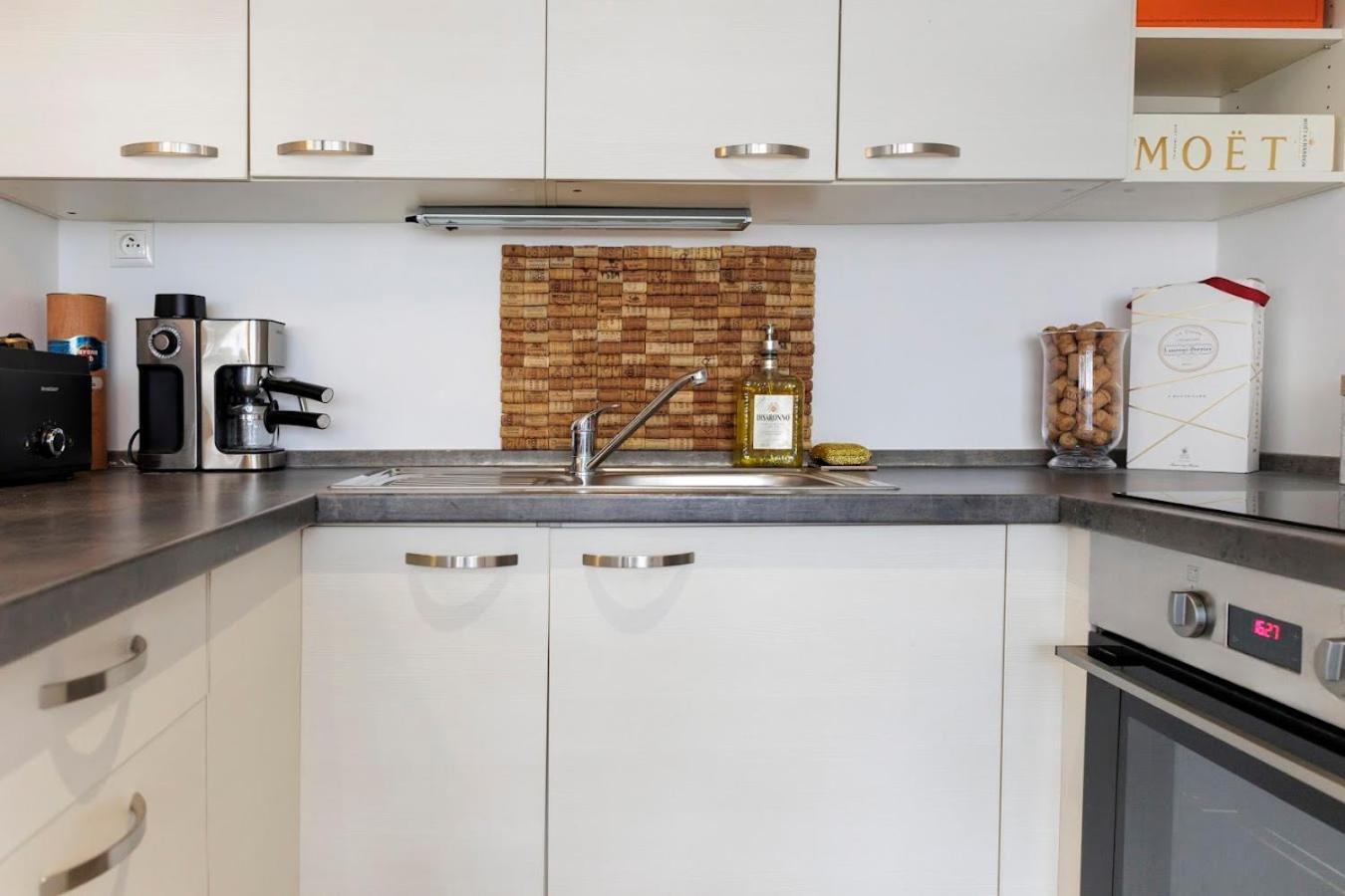 Vip Apartment In Old Town With Free Parking Μπρατισλάβα Εξωτερικό φωτογραφία