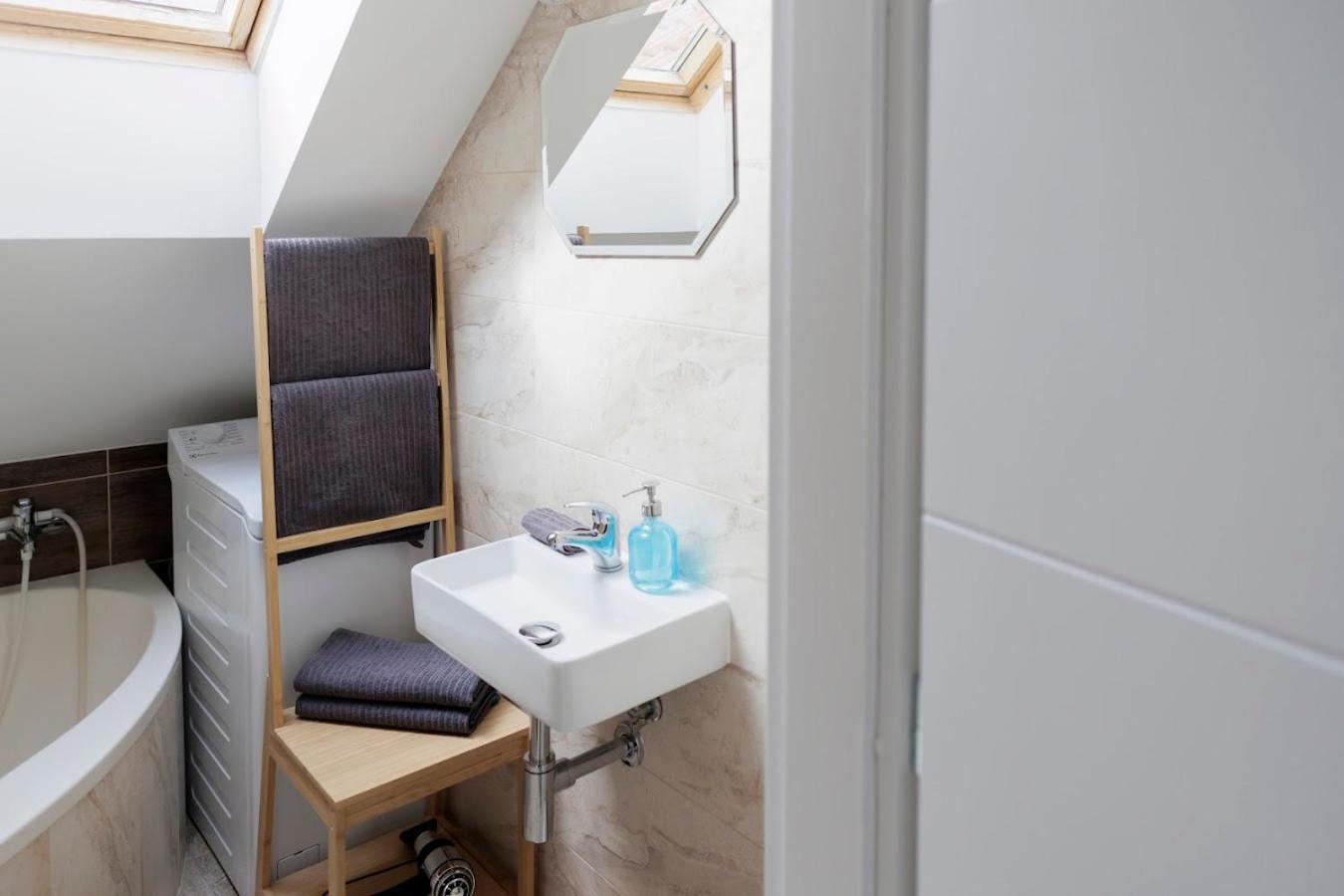 Vip Apartment In Old Town With Free Parking Μπρατισλάβα Εξωτερικό φωτογραφία